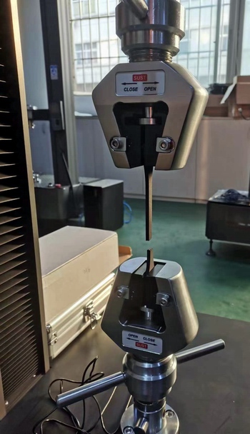 3D打印高分子材料拉伸三思試驗(yàn)機(jī)測試.jpg 3D打印高分子材料拉伸三思試驗(yàn)機(jī)測試.jpg